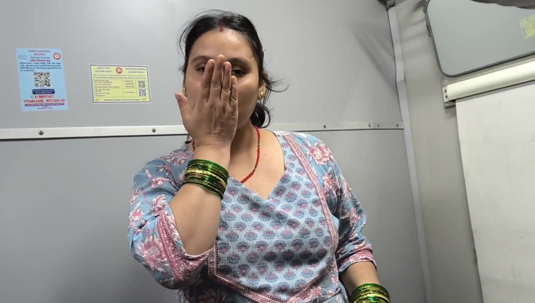 Desi chudai hub: Scopata in treno del Kashmir a Kan grupomari