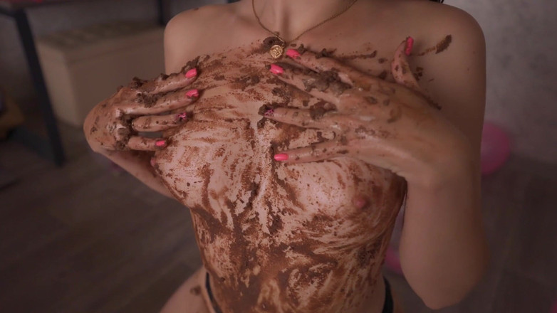 Tori Diamond: Cake Crush med min perfekta röv