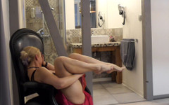 Selena701: Amatir pirang dewasa istri menikmati permainan seks menari