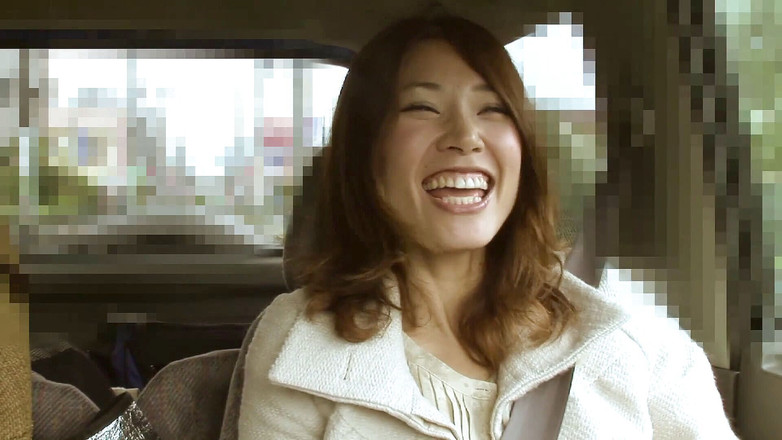 Asiatiques: Cewek oriental seksi saat wawancara