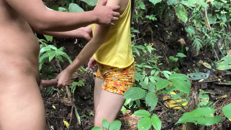 StaccyPh: Pinay GF Don't Be Here Babe Someone Might See