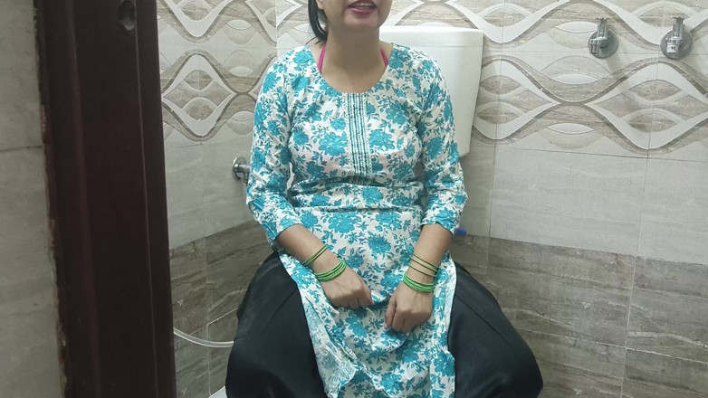 Saarabhabhi6: Beautiful Stepmom Fucked by Naughty Teen Boy