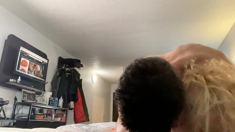 Alpha stud 4 u: 그녀의 얼굴을 뒤집고 후배위 따먹기