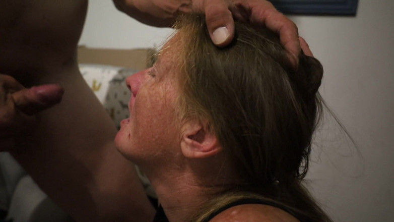 Nasty Moms: Esposa de camioneros desagradables obtiene una garganta áspera adecuada y facial...