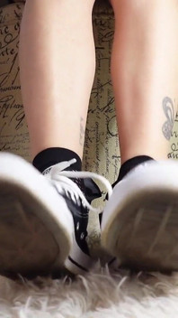 Converse & Fishnets