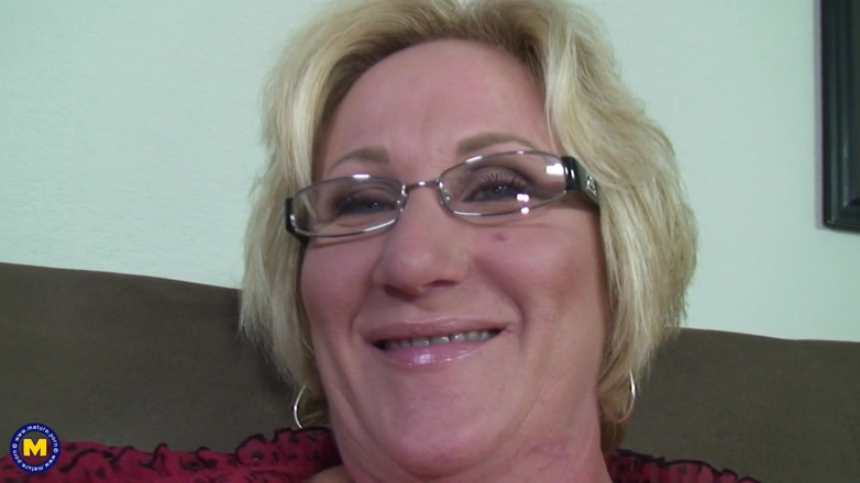 Mature NL: アメリカの成熟した主婦が犯される