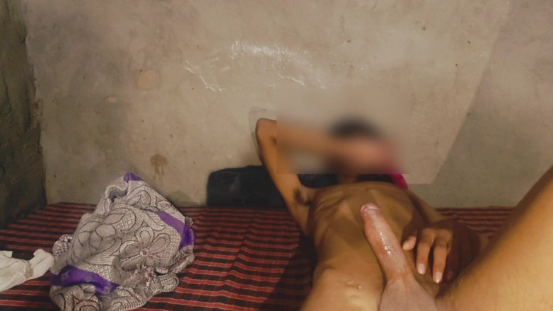 Damniraj: Sexy kluk Desi kamarádka ošukaná do zadku romanticky živě