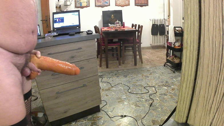 GiantDildoLover: मेरी पूरी गांड चुदाई शाम, मेरे प्यारे छेद में पांच अलग-अलग विशाल राक्षसी डिल्डो के साथ