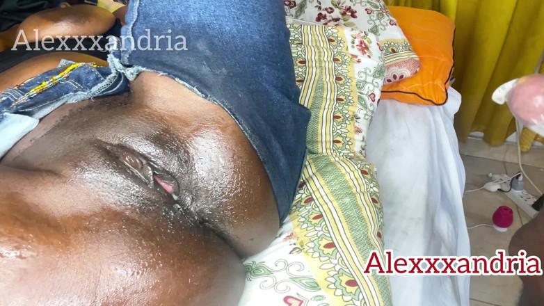 Alexxx and aria: 潮吹きのセクシーなアクアフィナウォーターパークを犯されながら