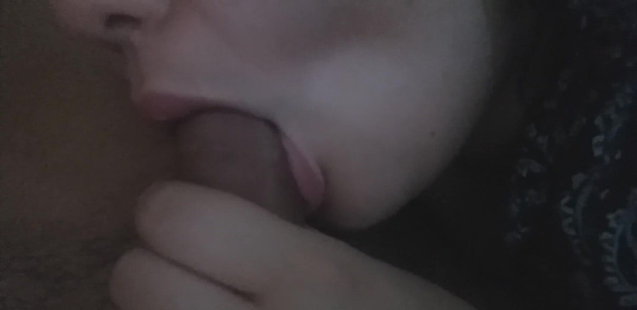 Mexicasero: Rekaman seks cewek meksiko lagi asik nyepong kontol