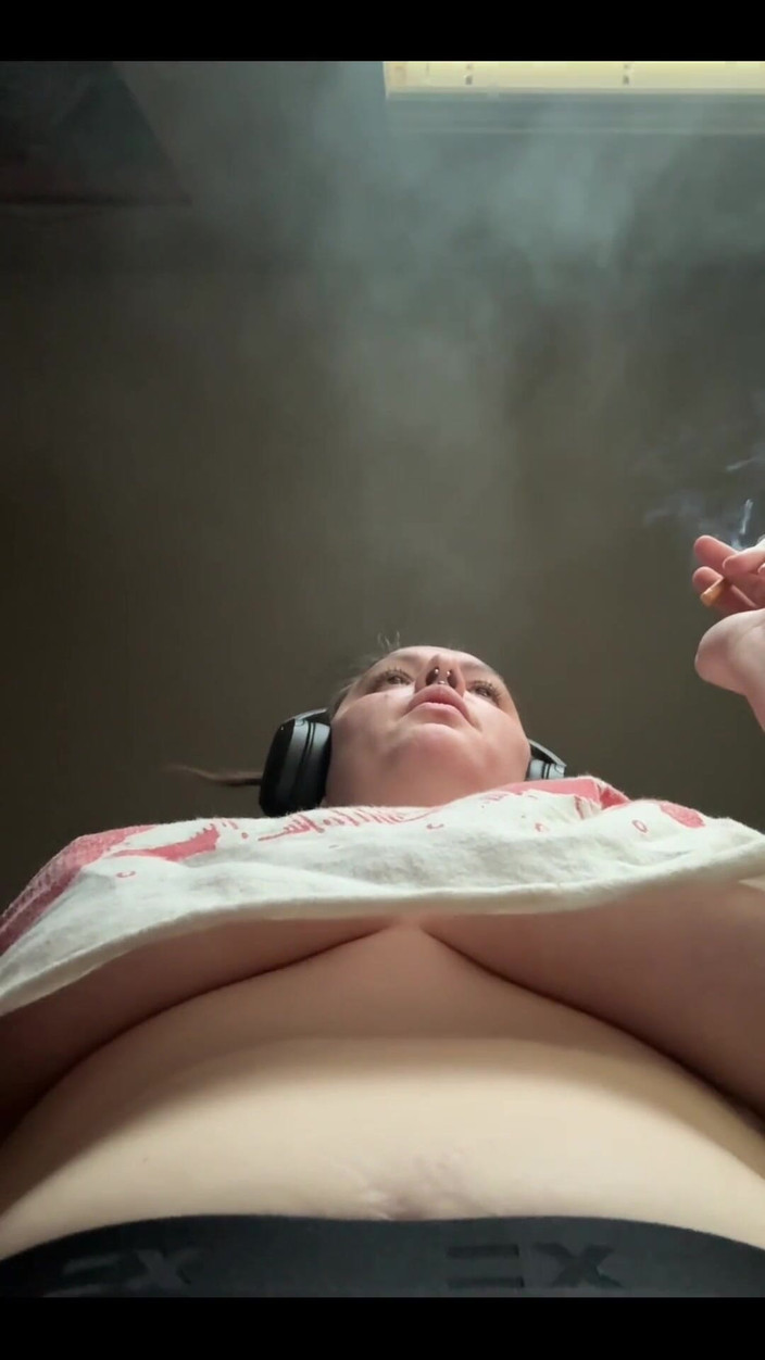 Chery trees: Pemandangan kemejaku sambil merokok