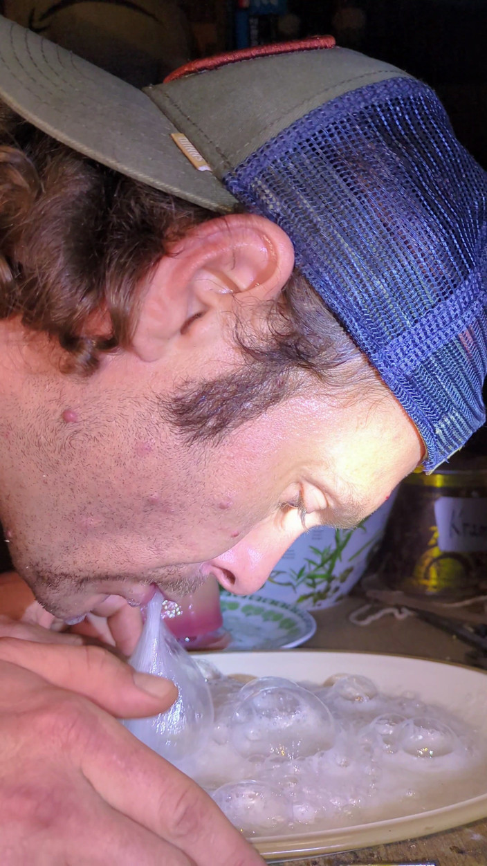 Deepthroat Madness: Membuat banyak gelembung dengan tumpukan air liur yang besar