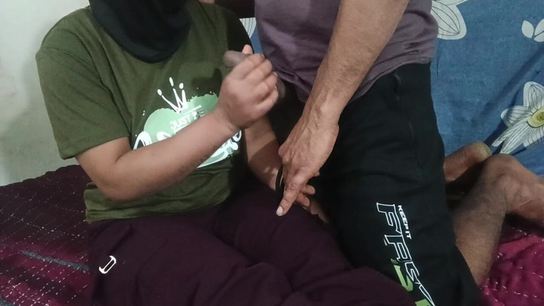 AlarmedFriction635: Siswa dan Guru di Kelas Privat