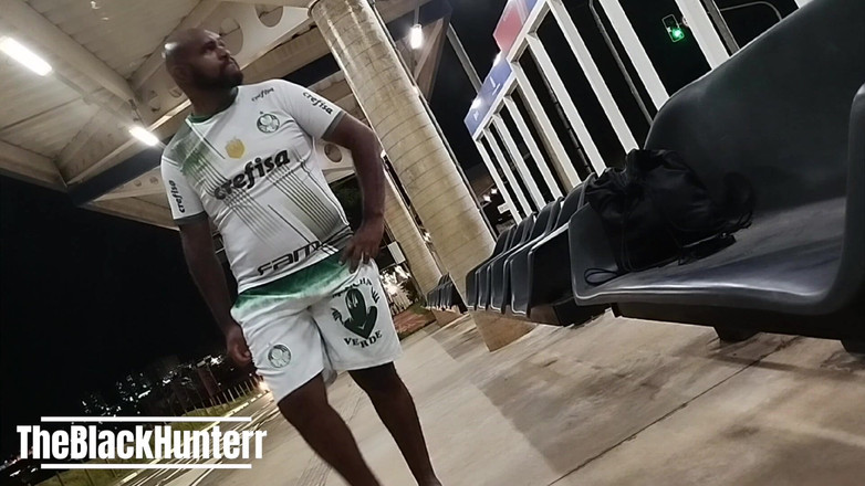 The Black Hunterr: Excited While Waiting for Bus