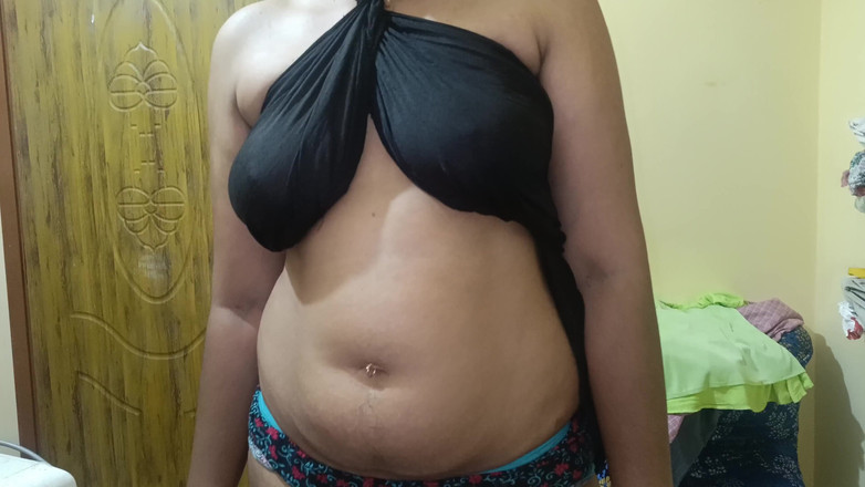 Pushpa studio: Czarny stanik cipki Piercing Queen