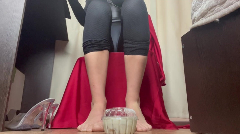 Skinny_lady69: Плевок и продовольственная давка, кормление ступней в презервативе и оргазм уничтожения, обратный отсчет