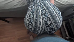 Provocando y moliendo en sus boxers