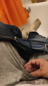 Dirty Pig Hammer on It, Pissing and Socks Toilet