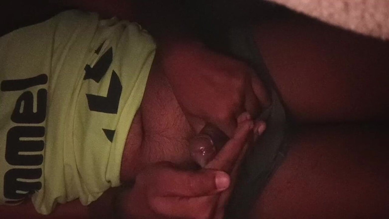 IsmaatDeva: No meio da noite, eu de repente saí da cama...