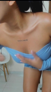 Una Latina Con Un Cuerpo Perfecto Se Folla El Culo Y Quiere Que Te Corras Dentro De Su Coño