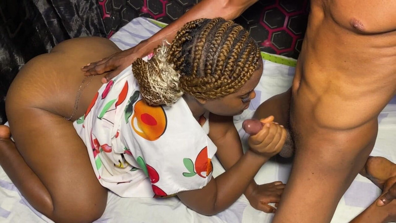 XQuillix: Muhteşem tamamen doğal zenci güzel evli kadın kocasının arkadaşı tarafından...