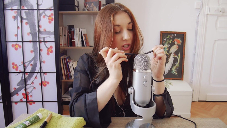 Madelaine_Rousset: Erotic ASMR - Wake up with me
