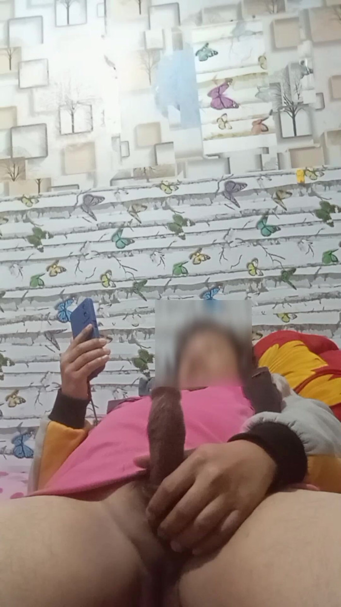Talahib23: Il tuo migliore amico che ama masturbarsi mentre guardi bold.