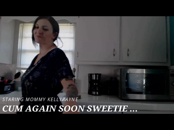 Kelly Payne: Madrastra te hace mamar cereales