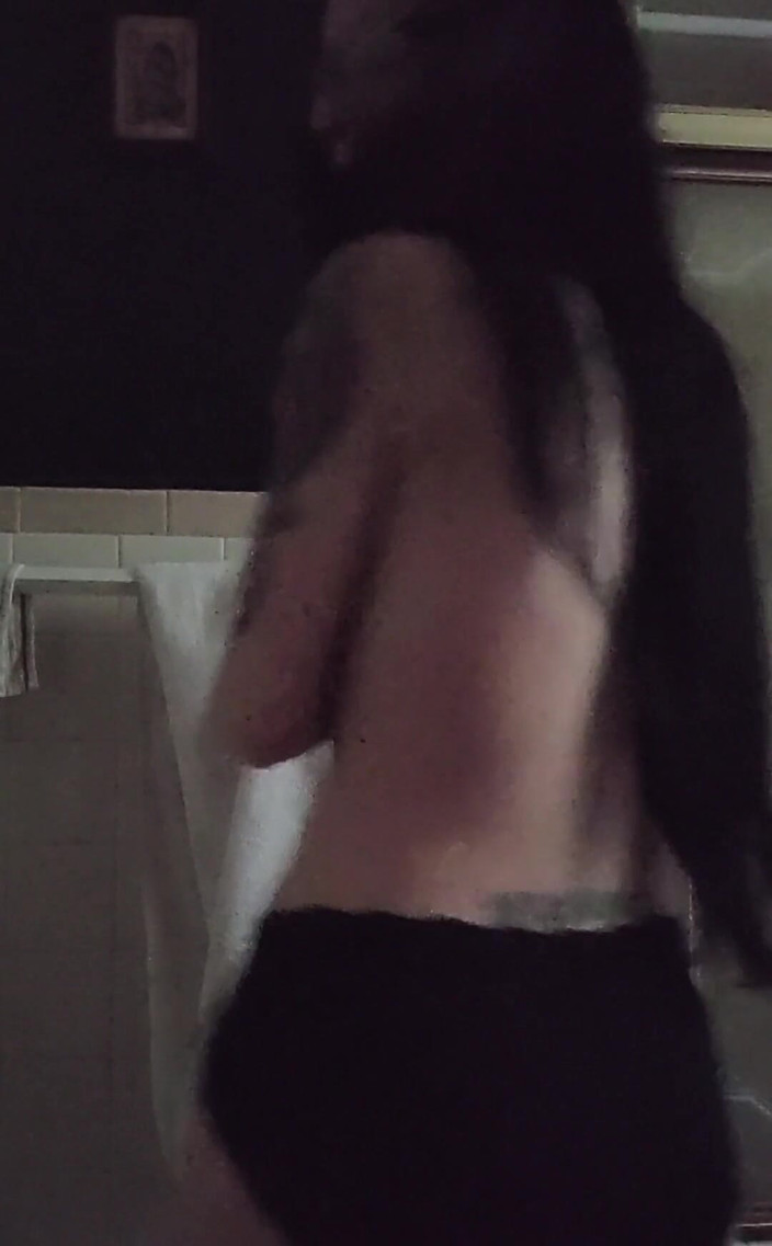 Raven Willow: 21 pikantní hlasité a šťavnaté prdy pro všechny vás páchnoucí prdy 1