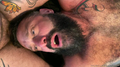 Muscle Bear Porn: Podwójnie nadziewane