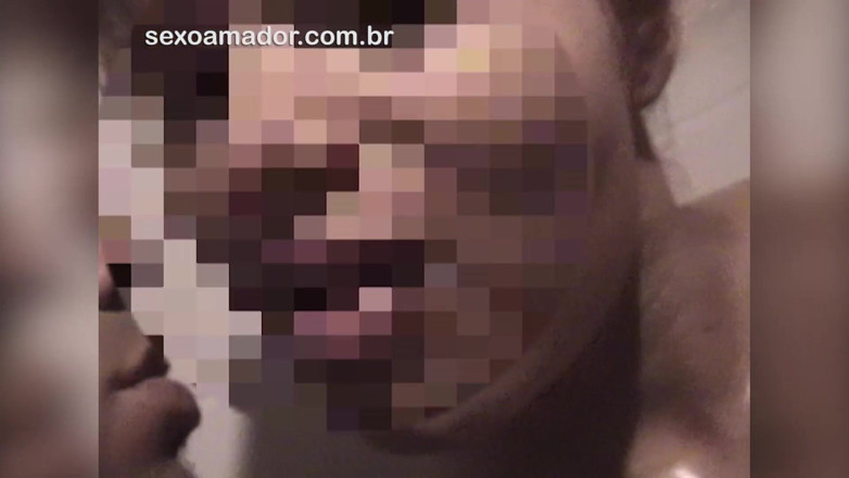 Amateurs videos: Amateur cameraman trekt zich af totdat hij klaarkomt en rondborstige...