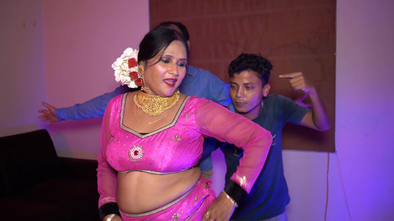 Indian porno creator: Büyük doğal memeli Hintli orta yaşlı seksi üvey anne kocası ve...