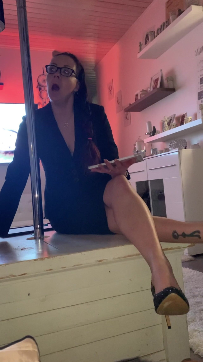 BambiAmbita: Bambiambita扮演一个的老师