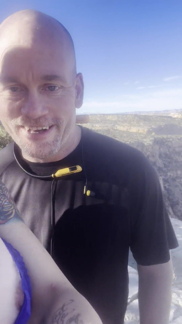 Zoey Portland: Zoey được đụ bên ngoài tại Grande Canyon bởi con cu khổng...