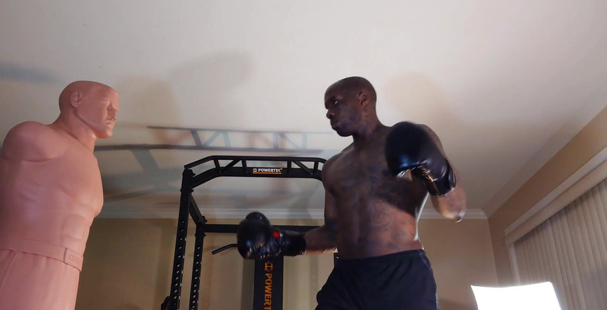 Hallelujah Johnson: Treino de boxe estica seus conhecimentos - é um movimento completo de...