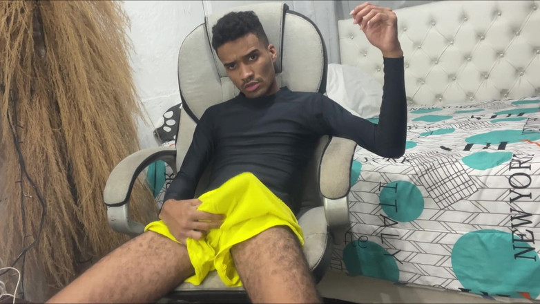 vergar4_daviid: Am venit acasă de la sală și am început să mă fut...