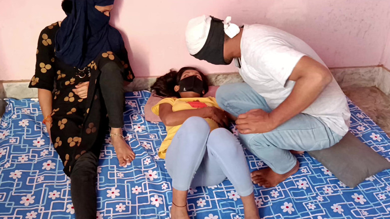 HousewifeGeeta: Virgin viene scopata con la sorellastra sposata in un trio