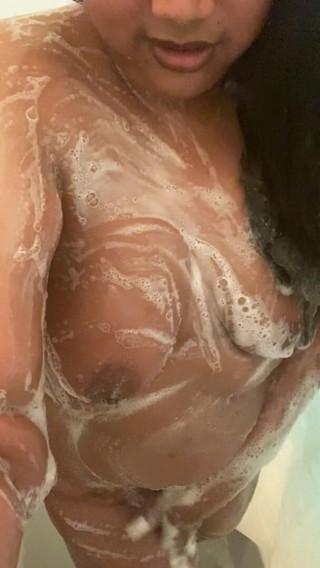 Misskelly80: Soapy pussy