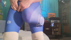 Monster_Meat_: Freeball in lycra-fahrradausrüstung