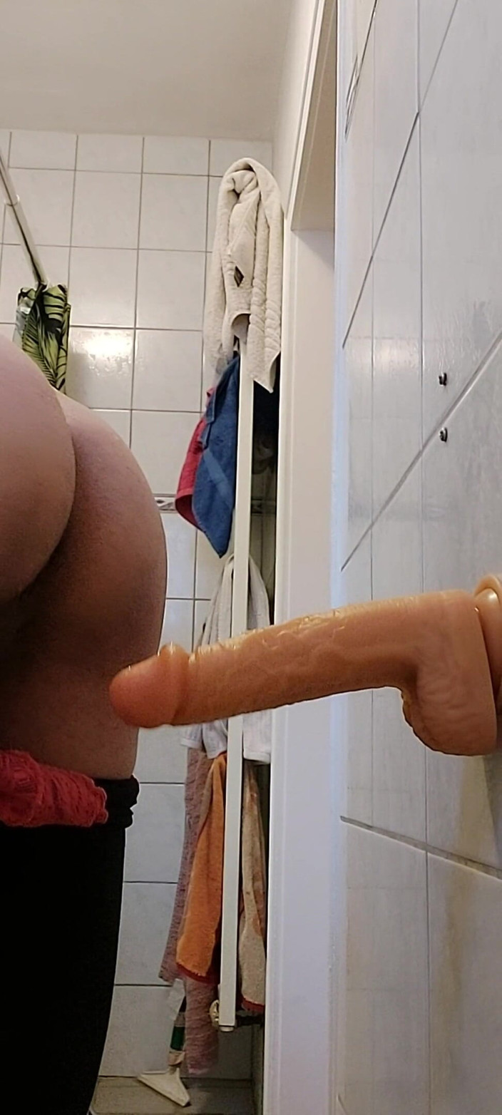 Melany: BathroomMelany