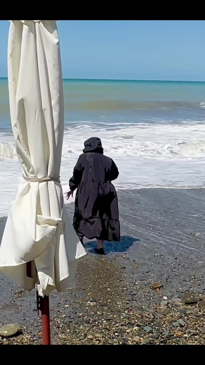 KarmenMilf: Vacation Sea