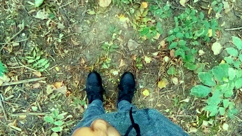 Idmir Sugary: Twink se pișă și ejaculează pe adidașii lui murdari 1