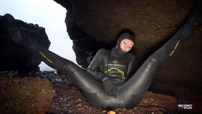 UKCuteGirl Lucy Lauren: Lucy's Public Wetsuit Edging JOI &amp;Risky Clímax