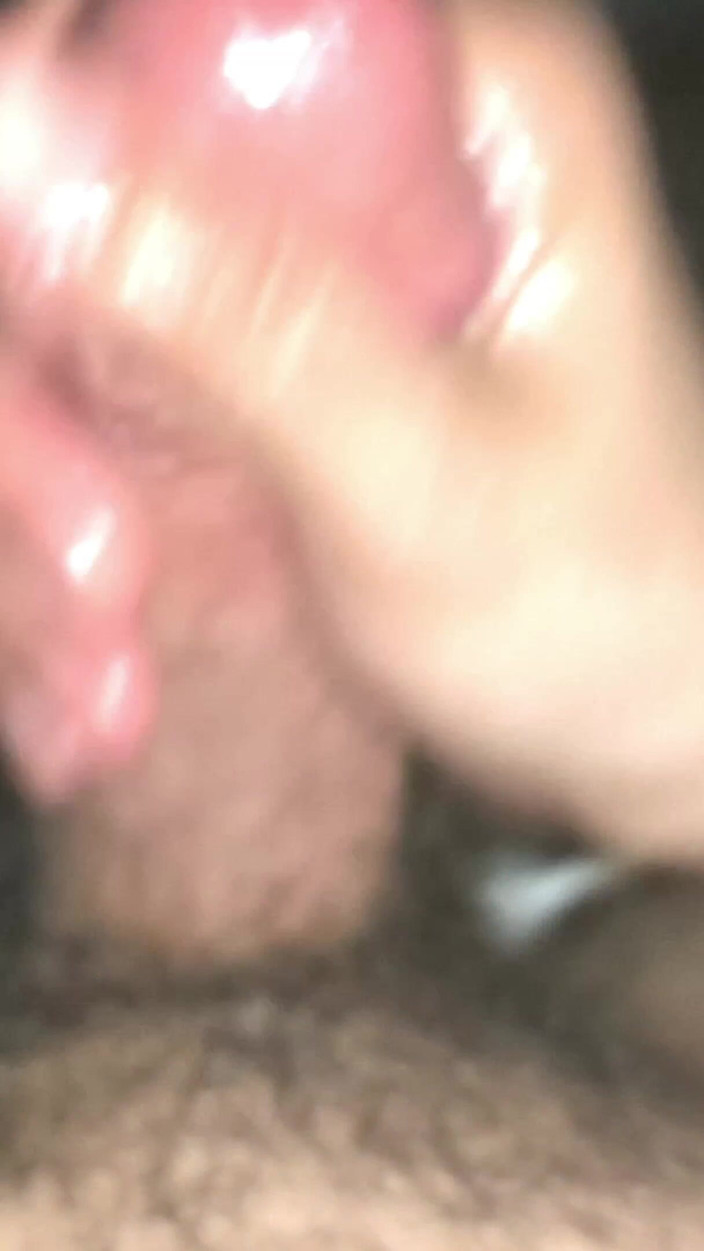 Moroccancouple: Caliente Masturbación Con La Mano Montando La Polla Del Amigo...