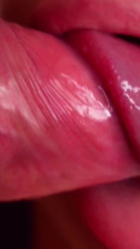 Blowjob close up - lidah, mulut dan bibir untuk kontolmu