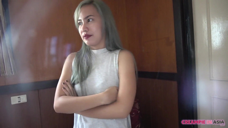 Creampie In Asia: Una bellissima ragazza è stata scopata da un vecchio (anni '50). Improvvisamente fu...