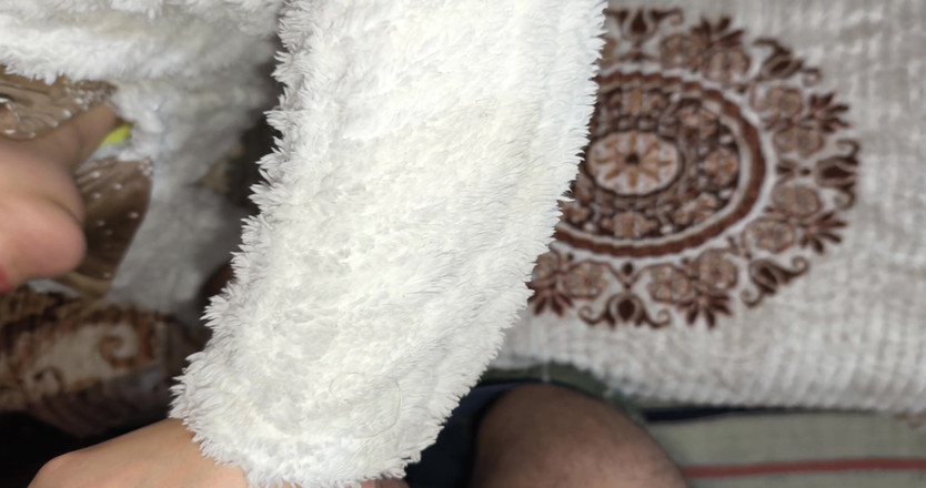 Moroccancouple: Afeitando El Pelo Del Coño De Mi Esposa Y Ella...