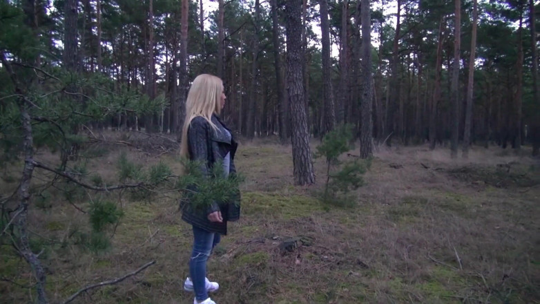 Erotik Von Nebenan: German teen anal outdoor