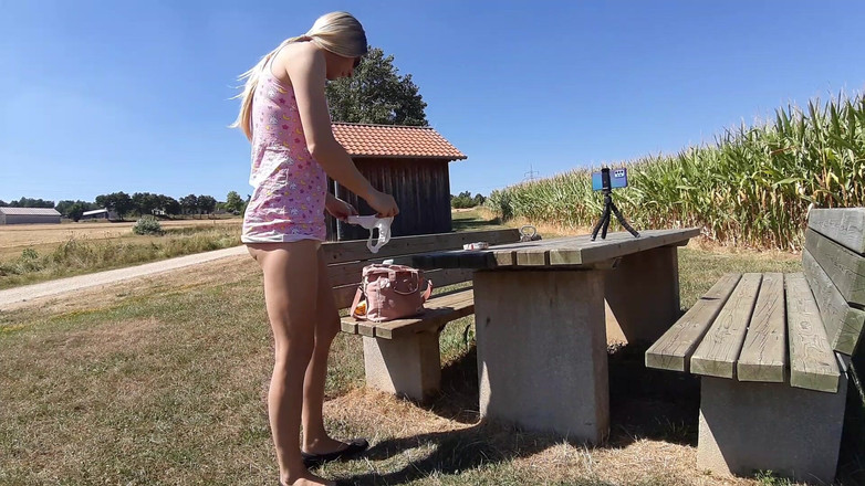 sweetfeet29: Sunny And Sexy