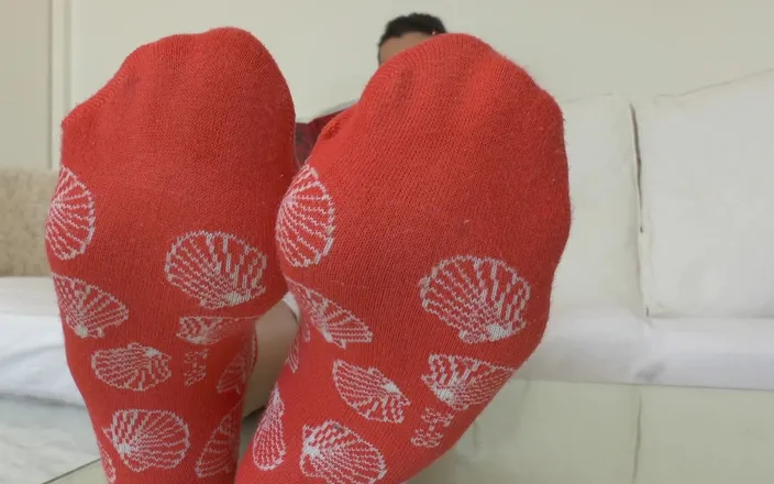 Lady Victoria Valente: Sniff My Sweaty Socks While I Read My Book, POV,...